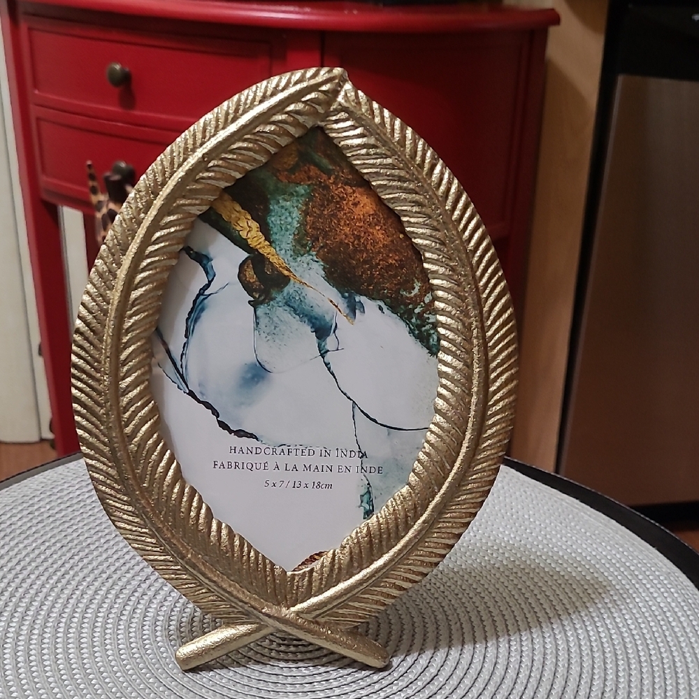 Metal Leaf Picture Frame